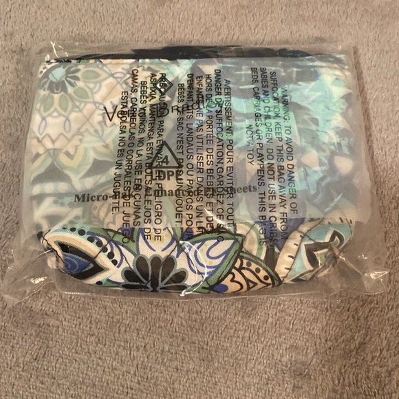 💙🖤VERA BRADLEY💙🖤Coin Purse in Sketched Medallion/NWT - Picture 3 of 6
